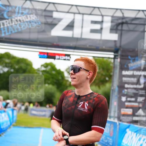 30.08.2026 - Elbe Triathlon Hamburg LAZAROV Photography http://msf.ph/oto/10030273 30.08.2026 10:12:57 Ziel  meine-sportfotos.de