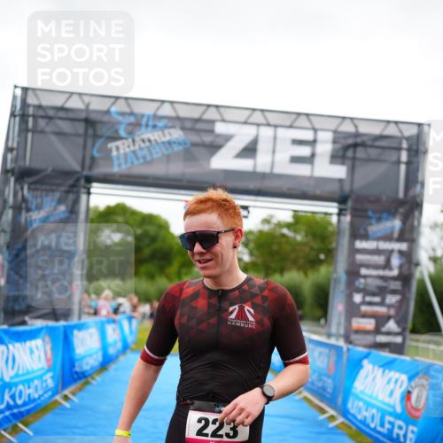 30.08.2026 - Elbe Triathlon Hamburg LAZAROV Photography http://msf.ph/oto/10030275 30.08.2026 10:12:58 Ziel  meine-sportfotos.de