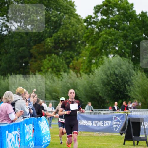 30.08.2026 - Elbe Triathlon Hamburg LAZAROV Photography http://msf.ph/oto/10030280 30.08.2026 10:13:39 Ziel 220, 227 meine-sportfotos.de