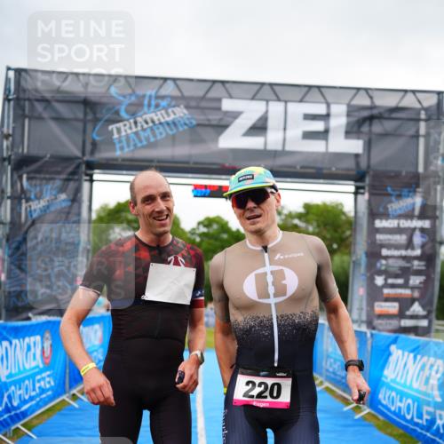 30.08.2026 - Elbe Triathlon Hamburg LAZAROV Photography http://msf.ph/oto/10030298 30.08.2026 10:13:44 Ziel 220, 227 meine-sportfotos.de