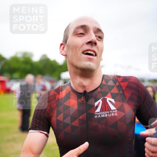 30.08.2026 - Elbe Triathlon Hamburg LAZAROV Photography http://msf.ph/oto/10030300 30.08.2026 10:13:51 Ziel  meine-sportfotos.de