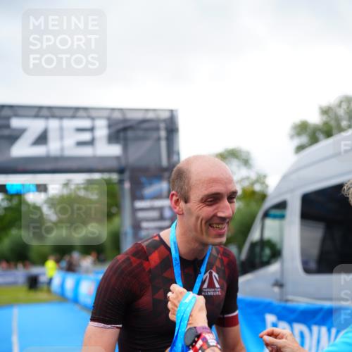 30.08.2026 - Elbe Triathlon Hamburg LAZAROV Photography http://msf.ph/oto/10030302 30.08.2026 10:13:57 Ziel  meine-sportfotos.de