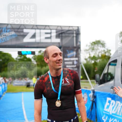 30.08.2026 - Elbe Triathlon Hamburg LAZAROV Photography http://msf.ph/oto/10030305 30.08.2026 10:13:58 Ziel  meine-sportfotos.de