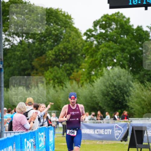 30.08.2026 - Elbe Triathlon Hamburg LAZAROV Photography http://msf.ph/oto/10030308 30.08.2026 10:14:06 Ziel 206 meine-sportfotos.de
