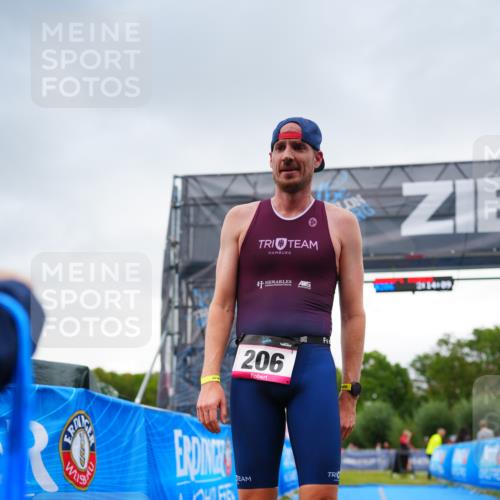 30.08.2026 - Elbe Triathlon Hamburg LAZAROV Photography http://msf.ph/oto/10030315 30.08.2026 10:14:14 Ziel  meine-sportfotos.de