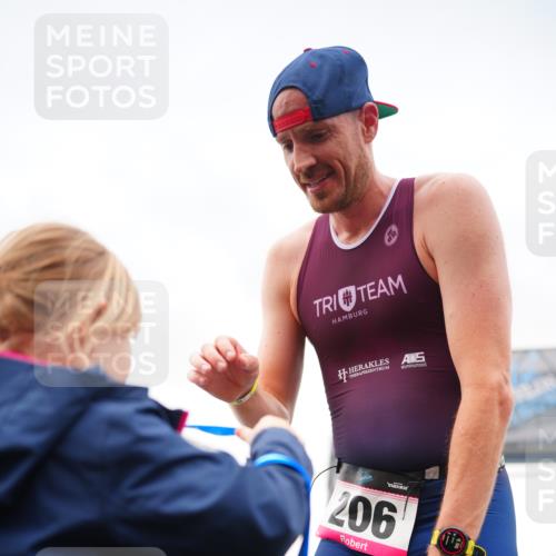 30.08.2026 - Elbe Triathlon Hamburg LAZAROV Photography http://msf.ph/oto/10030320 30.08.2026 10:14:16 Ziel  meine-sportfotos.de