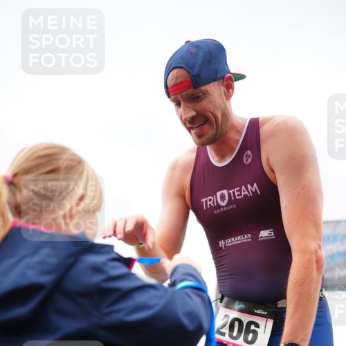 30.08.2026 - Elbe Triathlon Hamburg LAZAROV Photography http://msf.ph/oto/10030321 30.08.2026 10:14:16 Ziel  meine-sportfotos.de