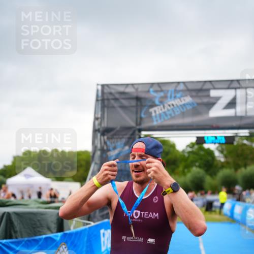 30.08.2026 - Elbe Triathlon Hamburg LAZAROV Photography http://msf.ph/oto/10030326 30.08.2026 10:14:19 Ziel  meine-sportfotos.de