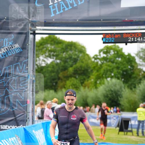 30.08.2026 - Elbe Triathlon Hamburg LAZAROV Photography http://msf.ph/oto/10030337 30.08.2026 10:14:32 Ziel 232, 238 meine-sportfotos.de