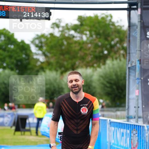 30.08.2026 - Elbe Triathlon Hamburg LAZAROV Photography http://msf.ph/oto/10030345 30.08.2026 10:14:39 Ziel 238 meine-sportfotos.de