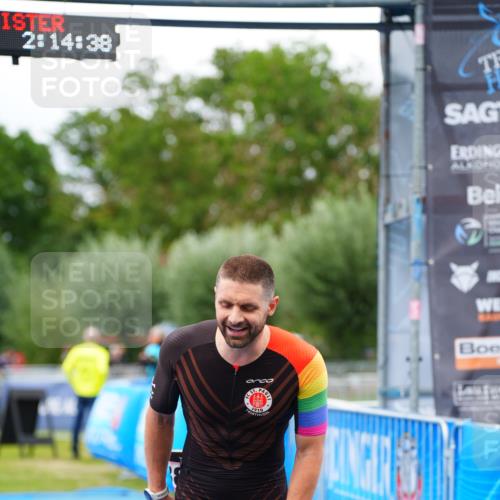 30.08.2026 - Elbe Triathlon Hamburg LAZAROV Photography http://msf.ph/oto/10030346 30.08.2026 10:14:39 Ziel 238 meine-sportfotos.de