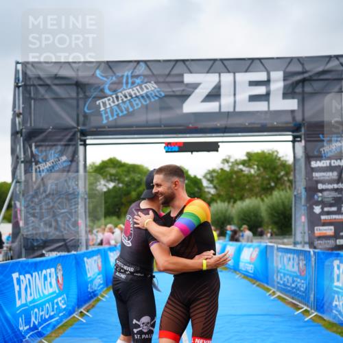 30.08.2026 - Elbe Triathlon Hamburg LAZAROV Photography http://msf.ph/oto/10030350 30.08.2026 10:14:42 Ziel  meine-sportfotos.de