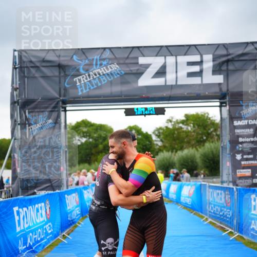 30.08.2026 - Elbe Triathlon Hamburg LAZAROV Photography http://msf.ph/oto/10030351 30.08.2026 10:14:42 Ziel  meine-sportfotos.de