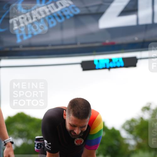 30.08.2026 - Elbe Triathlon Hamburg LAZAROV Photography http://msf.ph/oto/10030353 30.08.2026 10:14:46 Ziel  meine-sportfotos.de