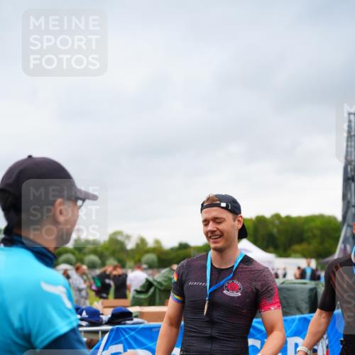 30.08.2026 - Elbe Triathlon Hamburg LAZAROV Photography http://msf.ph/oto/10030362 30.08.2026 10:14:52 Ziel  meine-sportfotos.de