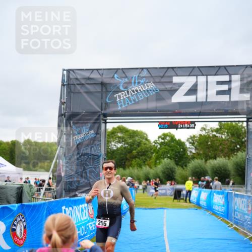 30.08.2026 - Elbe Triathlon Hamburg LAZAROV Photography http://msf.ph/oto/10030376 30.08.2026 10:15:35 Ziel 215 meine-sportfotos.de