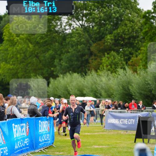 30.08.2026 - Elbe Triathlon Hamburg LAZAROV Photography http://msf.ph/oto/10030381 30.08.2026 10:16:13 Ziel 191 meine-sportfotos.de