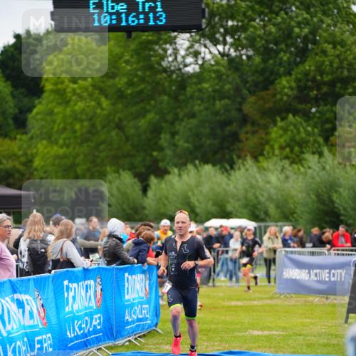 30.08.2026 - Elbe Triathlon Hamburg LAZAROV Photography http://msf.ph/oto/10030383 30.08.2026 10:16:14 Ziel 191 meine-sportfotos.de