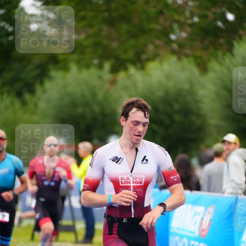 30.08.2026 - Elbe Triathlon Hamburg LAZAROV Photography http://msf.ph/oto/10030394 30.08.2026 10:17:26 Ziel 212, 308, 312 meine-sportfotos.de