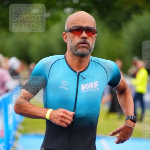 30.08.2026 - Elbe Triathlon Hamburg LAZAROV Photography http://msf.ph/oto/10030399 30.08.2026 10:17:28 Ziel 212, 308, 312 meine-sportfotos.de