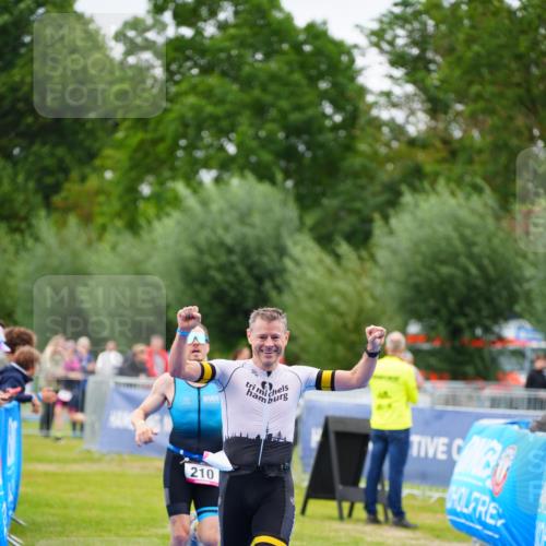 30.08.2026 - Elbe Triathlon Hamburg LAZAROV Photography http://msf.ph/oto/10030409 30.08.2026 10:17:39 Ziel 210, 272 meine-sportfotos.de