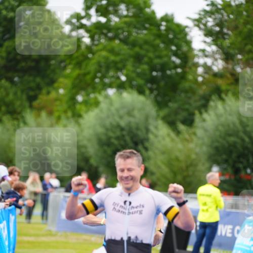 30.08.2026 - Elbe Triathlon Hamburg LAZAROV Photography http://msf.ph/oto/10030410 30.08.2026 10:17:40 Ziel 210, 272 meine-sportfotos.de