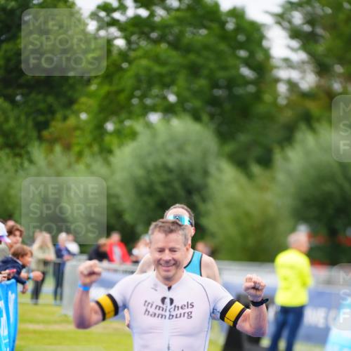 30.08.2026 - Elbe Triathlon Hamburg LAZAROV Photography http://msf.ph/oto/10030411 30.08.2026 10:17:40 Ziel 210, 272 meine-sportfotos.de