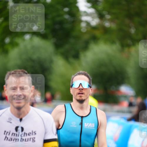 30.08.2026 - Elbe Triathlon Hamburg LAZAROV Photography http://msf.ph/oto/10030416 30.08.2026 10:17:42 Ziel 210, 272 meine-sportfotos.de
