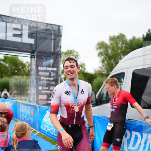 30.08.2026 - Elbe Triathlon Hamburg LAZAROV Photography http://msf.ph/oto/10030419 30.08.2026 10:17:44 Ziel 210 meine-sportfotos.de