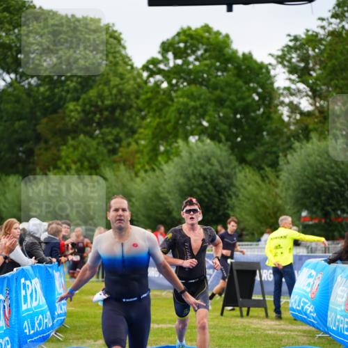 30.08.2026 - Elbe Triathlon Hamburg LAZAROV Photography http://msf.ph/oto/10030434 30.08.2026 10:18:05 Ziel 268, 411 meine-sportfotos.de