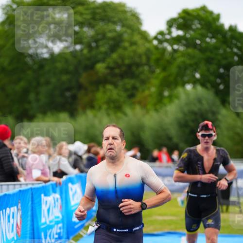 30.08.2026 - Elbe Triathlon Hamburg LAZAROV Photography http://msf.ph/oto/10030436 30.08.2026 10:18:06 Ziel 268, 411 meine-sportfotos.de