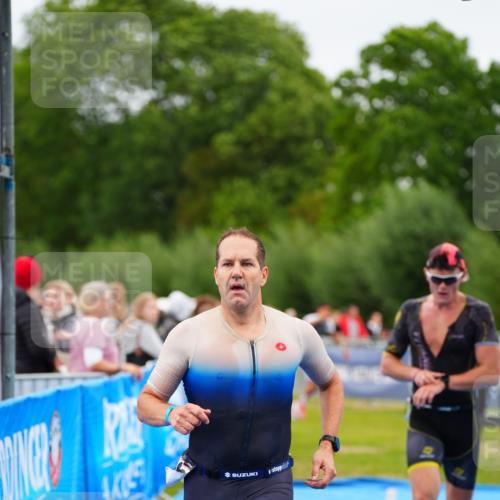 30.08.2026 - Elbe Triathlon Hamburg LAZAROV Photography http://msf.ph/oto/10030437 30.08.2026 10:18:06 Ziel 268, 411 meine-sportfotos.de
