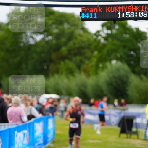 30.08.2026 - Elbe Triathlon Hamburg LAZAROV Photography http://msf.ph/oto/10030441 30.08.2026 10:18:13 Ziel 228 meine-sportfotos.de