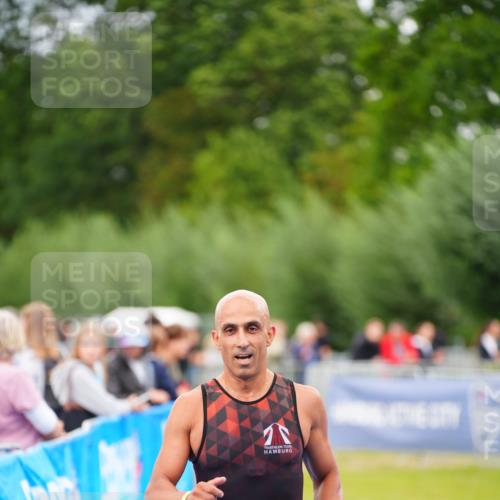 30.08.2026 - Elbe Triathlon Hamburg LAZAROV Photography http://msf.ph/oto/10030445 30.08.2026 10:18:16 Ziel 228 meine-sportfotos.de
