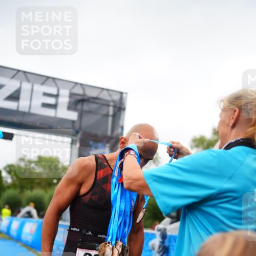 30.08.2026 - Elbe Triathlon Hamburg LAZAROV Photography http://msf.ph/oto/10030454 30.08.2026 10:18:24 Ziel  meine-sportfotos.de