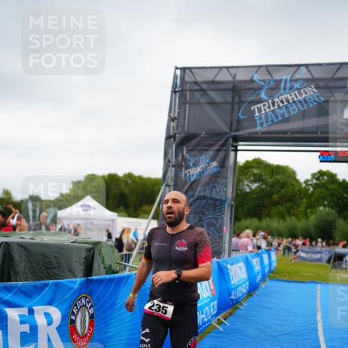 30.08.2026 - Elbe Triathlon Hamburg LAZAROV Photography http://msf.ph/oto/10030469 30.08.2026 10:18:58 Ziel 235 meine-sportfotos.de