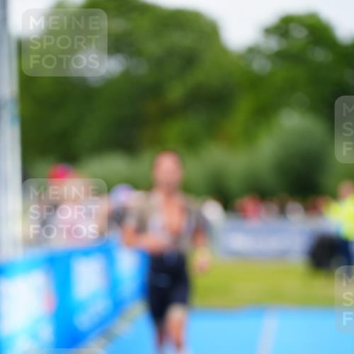 30.08.2026 - Elbe Triathlon Hamburg LAZAROV Photography http://msf.ph/oto/10030490 30.08.2026 10:19:40 Ziel 222 meine-sportfotos.de