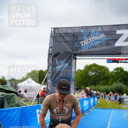 30.08.2026 - Elbe Triathlon Hamburg LAZAROV Photography http://msf.ph/oto/10030509 30.08.2026 10:20:08 Ziel 244 meine-sportfotos.de