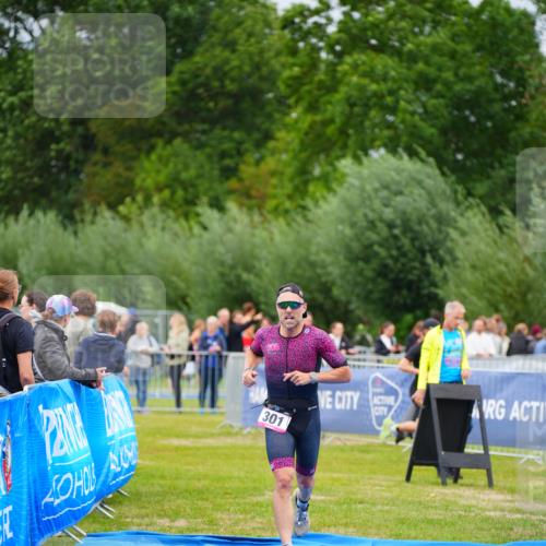 30.08.2026 - Elbe Triathlon Hamburg LAZAROV Photography http://msf.ph/oto/10030512 30.08.2026 10:20:56 Ziel 301 meine-sportfotos.de