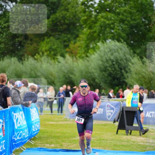 30.08.2026 - Elbe Triathlon Hamburg LAZAROV Photography http://msf.ph/oto/10030513 30.08.2026 10:20:56 Ziel 301 meine-sportfotos.de
