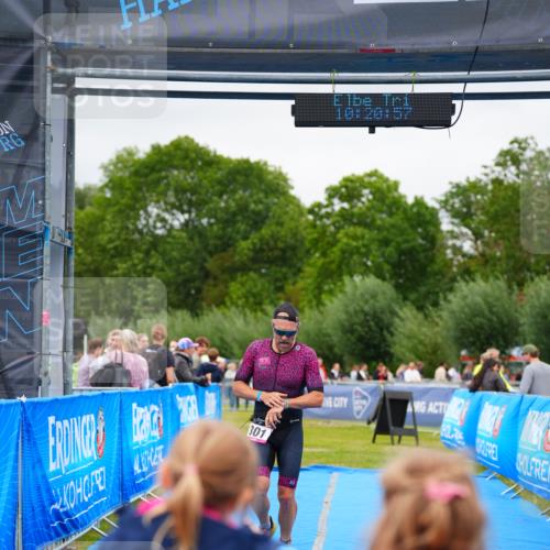 30.08.2026 - Elbe Triathlon Hamburg LAZAROV Photography http://msf.ph/oto/10030515 30.08.2026 10:20:58 Ziel 301 meine-sportfotos.de
