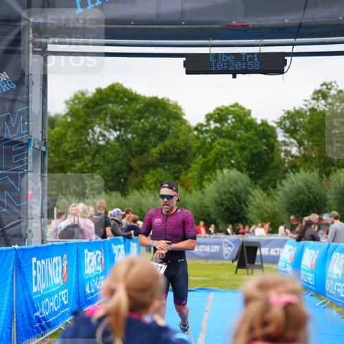 30.08.2026 - Elbe Triathlon Hamburg LAZAROV Photography http://msf.ph/oto/10030516 30.08.2026 10:20:58 Ziel 301 meine-sportfotos.de