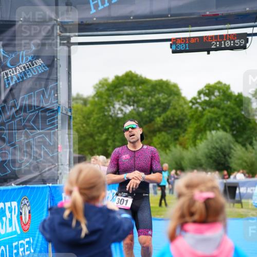 30.08.2026 - Elbe Triathlon Hamburg LAZAROV Photography http://msf.ph/oto/10030521 30.08.2026 10:20:59 Ziel 301 meine-sportfotos.de