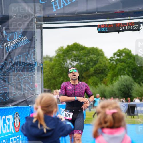 30.08.2026 - Elbe Triathlon Hamburg LAZAROV Photography http://msf.ph/oto/10030522 30.08.2026 10:20:59 Ziel 301 meine-sportfotos.de