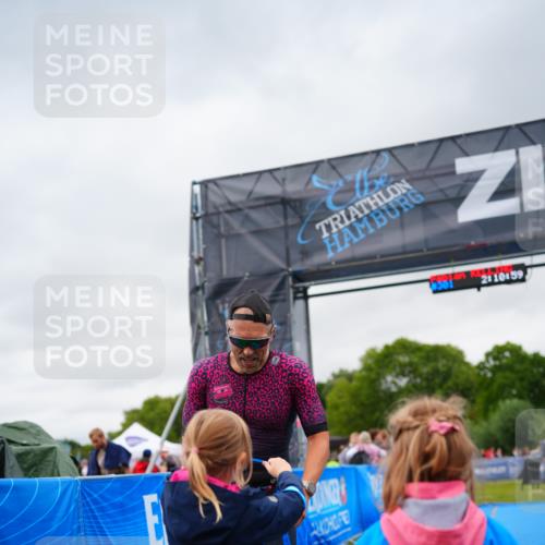 30.08.2026 - Elbe Triathlon Hamburg LAZAROV Photography http://msf.ph/oto/10030526 30.08.2026 10:21:03 Ziel 229 meine-sportfotos.de