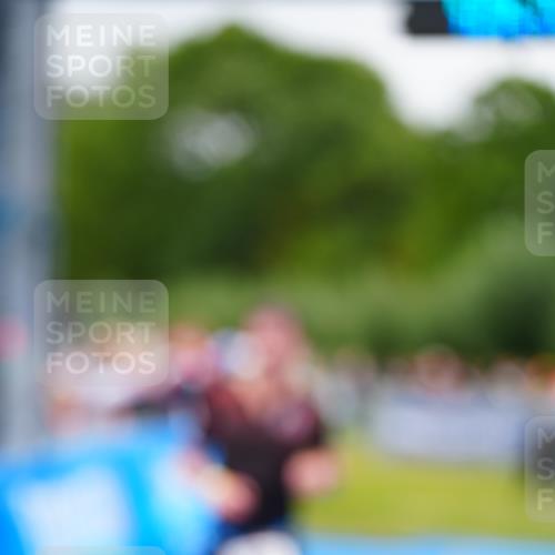 30.08.2026 - Elbe Triathlon Hamburg LAZAROV Photography http://msf.ph/oto/10030528 30.08.2026 10:21:10 Ziel 229 meine-sportfotos.de