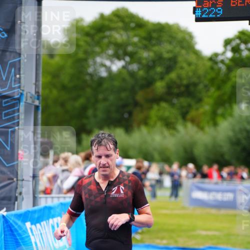 30.08.2026 - Elbe Triathlon Hamburg LAZAROV Photography http://msf.ph/oto/10030530 30.08.2026 10:21:11 Ziel 229 meine-sportfotos.de