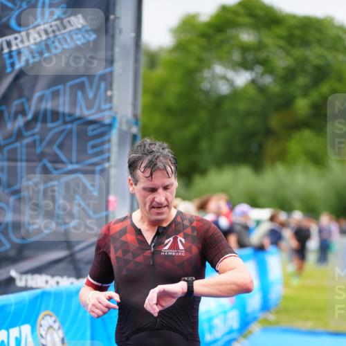 30.08.2026 - Elbe Triathlon Hamburg LAZAROV Photography http://msf.ph/oto/10030534 30.08.2026 10:21:12 Ziel 229 meine-sportfotos.de