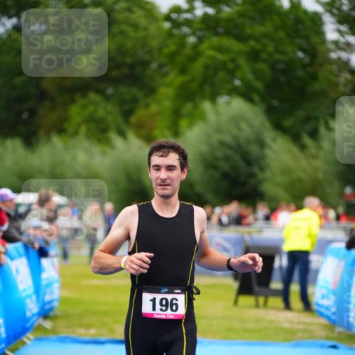 30.08.2026 - Elbe Triathlon Hamburg LAZAROV Photography http://msf.ph/oto/10030574 30.08.2026 10:24:09 Ziel 196 meine-sportfotos.de