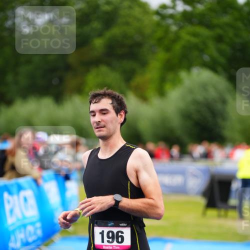 30.08.2026 - Elbe Triathlon Hamburg LAZAROV Photography http://msf.ph/oto/10030576 30.08.2026 10:24:09 Ziel 196 meine-sportfotos.de